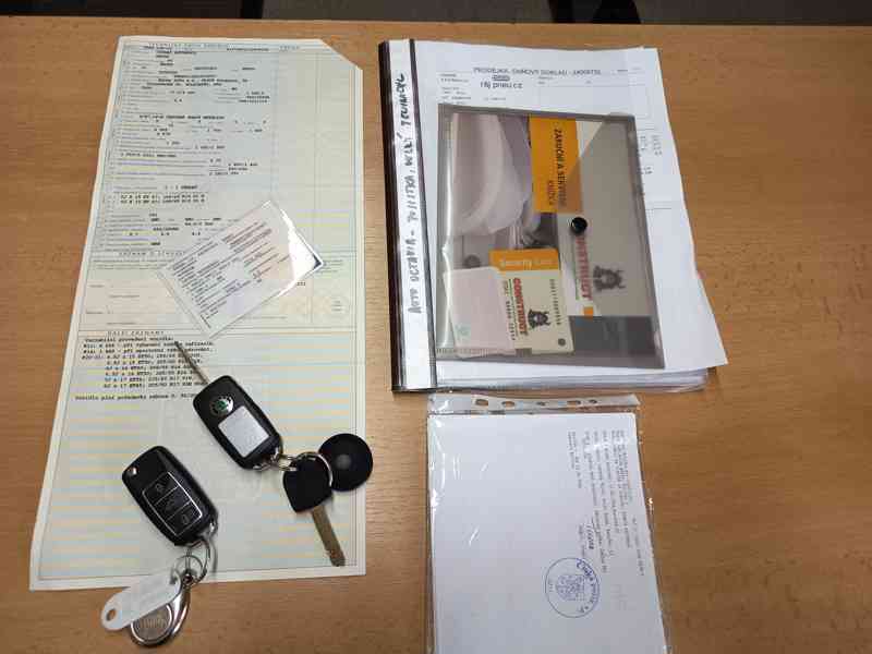 ŠKODA Octavia 1,6TDI Ambition ČR 1 majitel  - foto 18