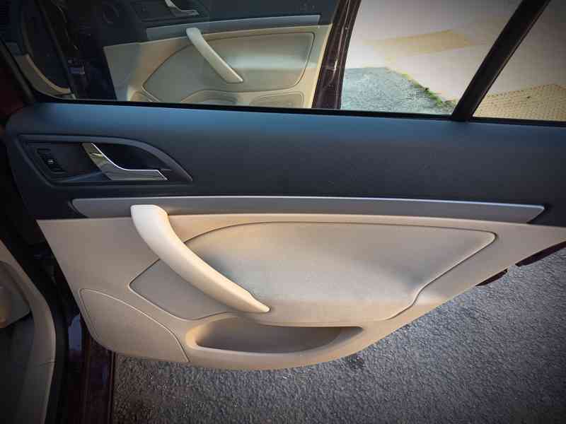 ŠKODA Octavia 1,6TDI Ambition ČR 1 majitel  - foto 14