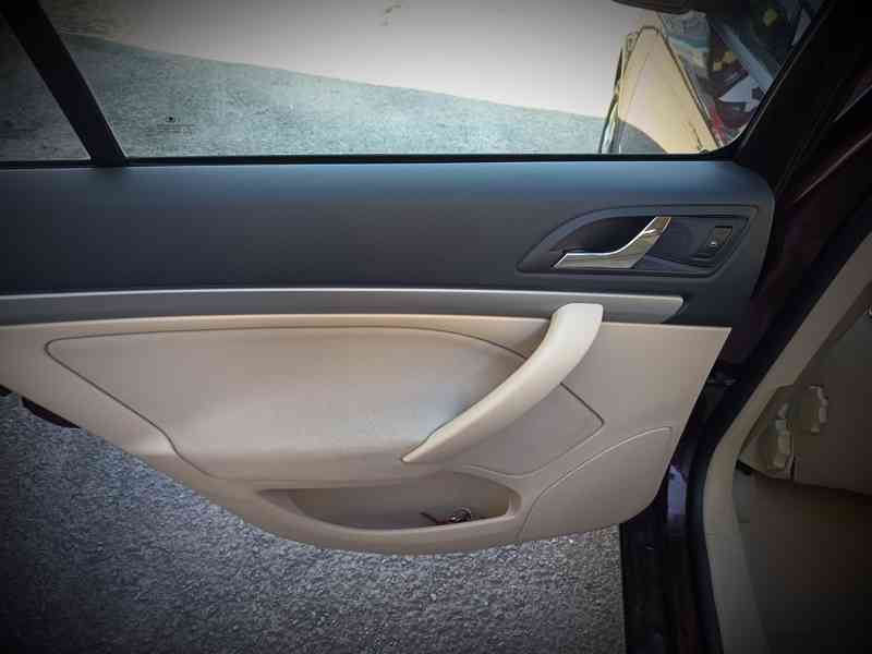 ŠKODA Octavia 1,6TDI Ambition ČR 1 majitel  - foto 12