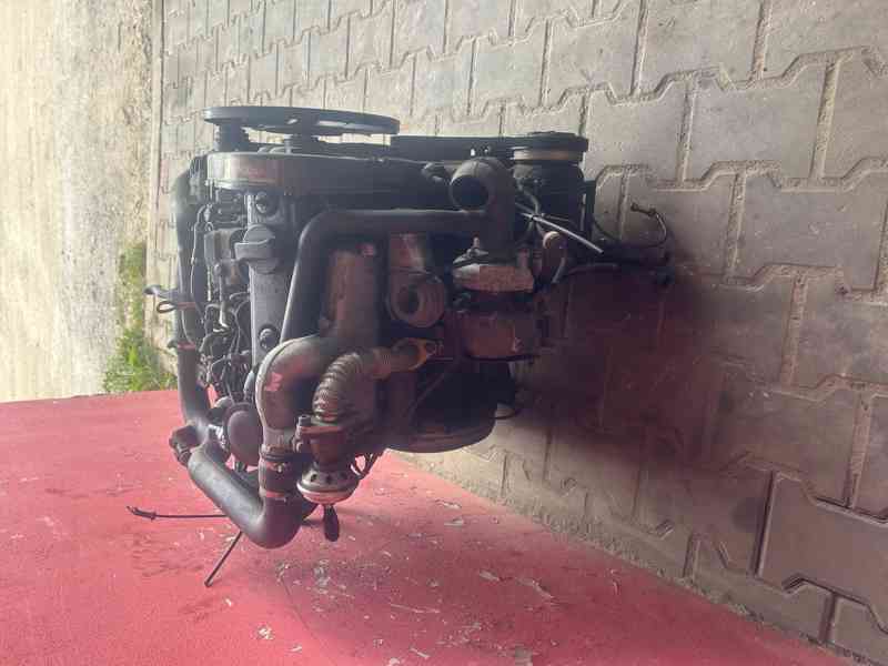 Motor 1,9TDI AVG 816KW Audi A4 kompletní motor - foto 2