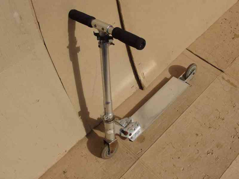 Skládací koloběžka - foto 6