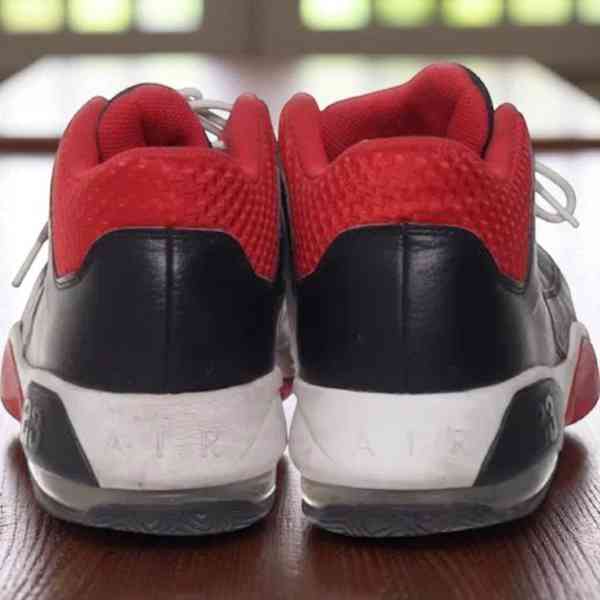 Jordan Max Aura 3 – Black/Red CZ4167-006 vel. 46 - foto 4