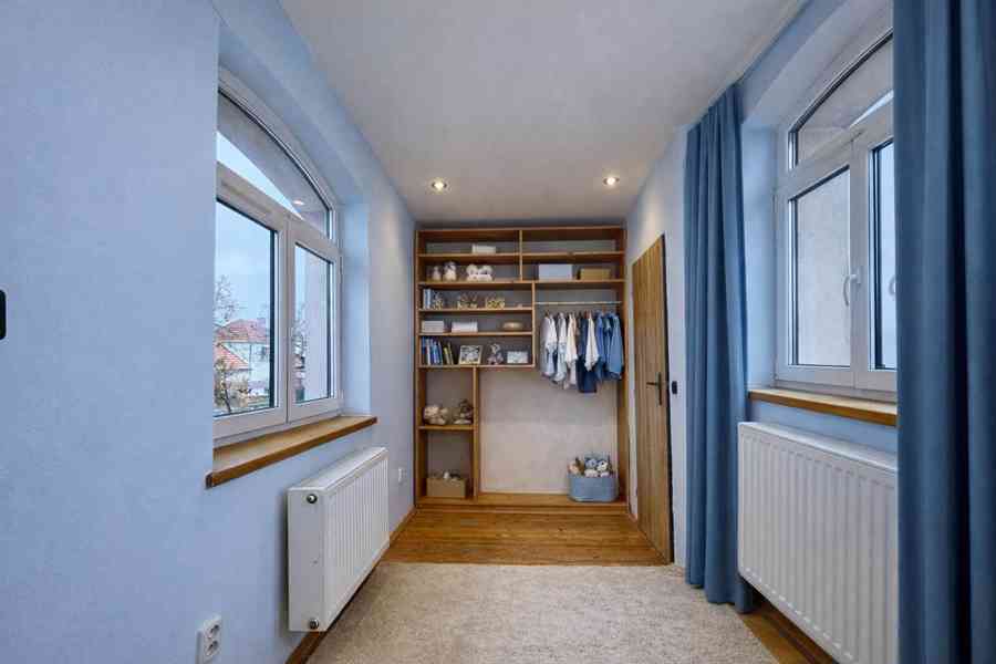 Nadstandardní byt 3+1 se zahradou a bazénem v Roztokách - foto 16