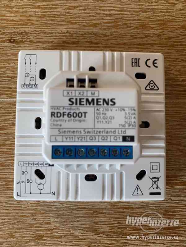 Pokojový termostat Siemens RDF 600T - foto 4