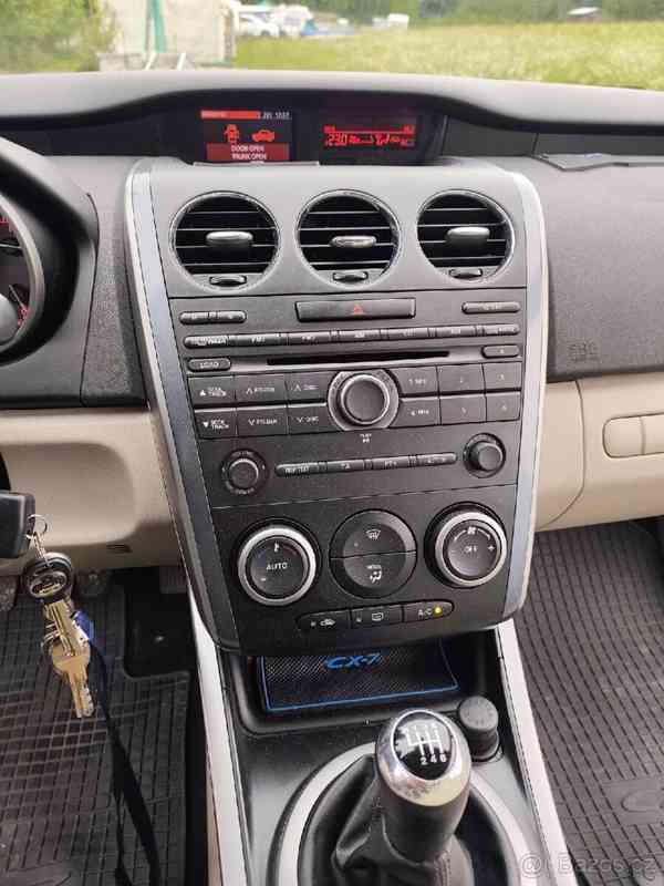 Mazda CX-7 2,2 - foto 11