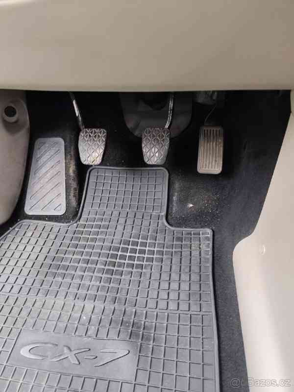 Mazda CX-7 2,2 - foto 15
