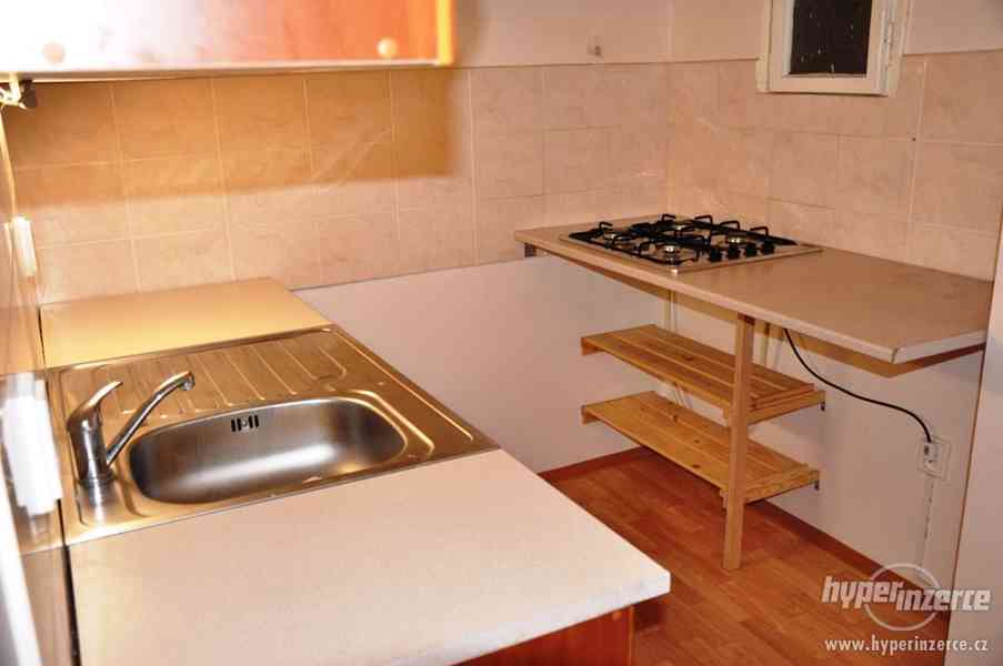 Pronájem slunného 3+kk, 105m2 s terasou, P7 Holešovice, ul. - foto 3