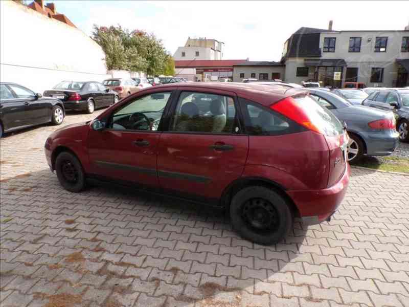 Ford Focus 1,6 16V GHIA - foto 4
