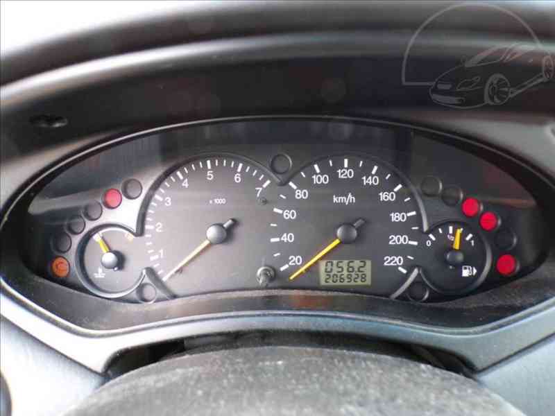 Ford Focus 1,6 16V GHIA - foto 6