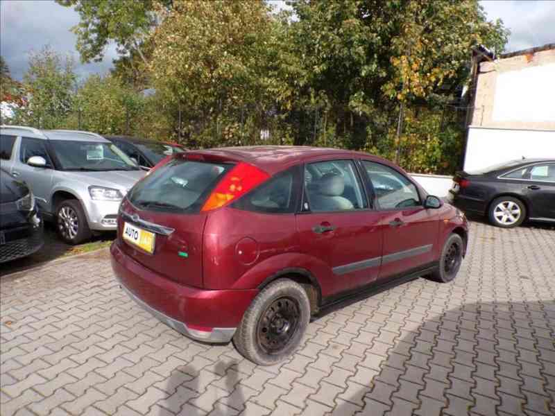 Ford Focus 1,6 16V GHIA - foto 3