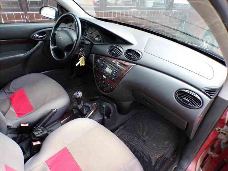 Ford Focus 1,6 16V GHIA - foto 13