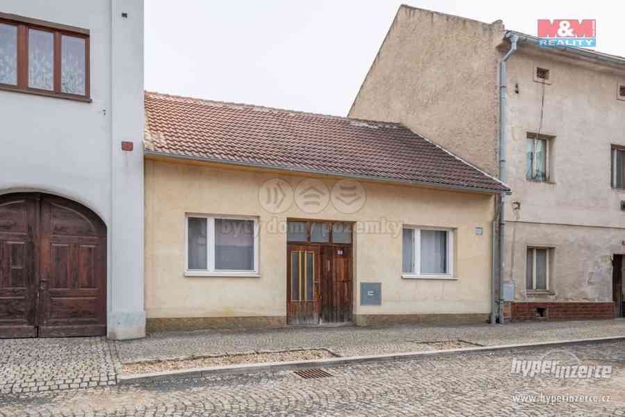 Prodej rodinného domu v Velvarech, ul. Růžová - foto 1