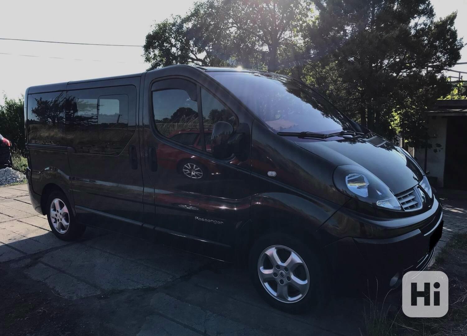 Renault Trafic verze Black edition passenger 2,0 dCi, 85kW L - foto 1