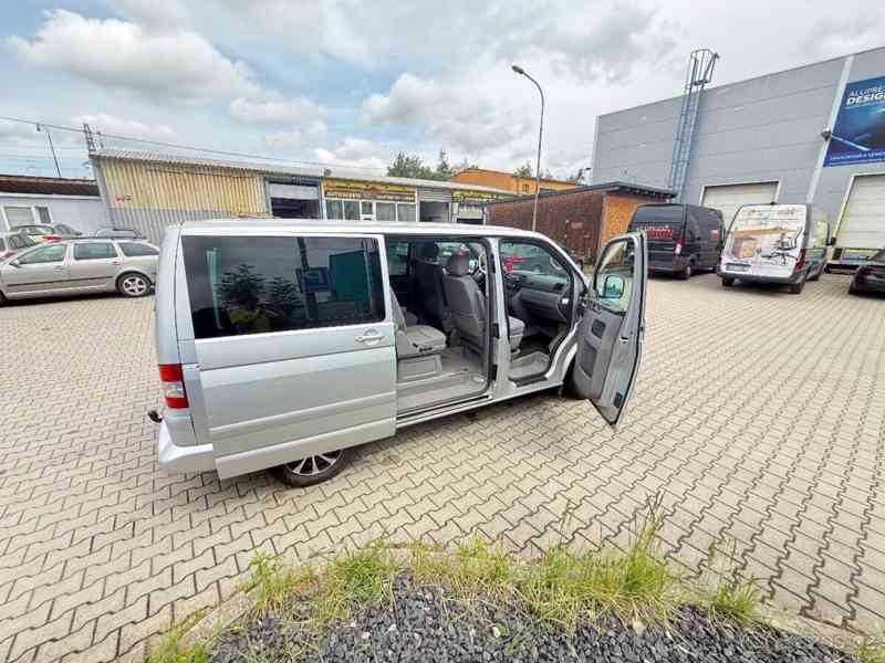 Volkswagen Multivan 2,5 TDI rok 2008 - foto 5