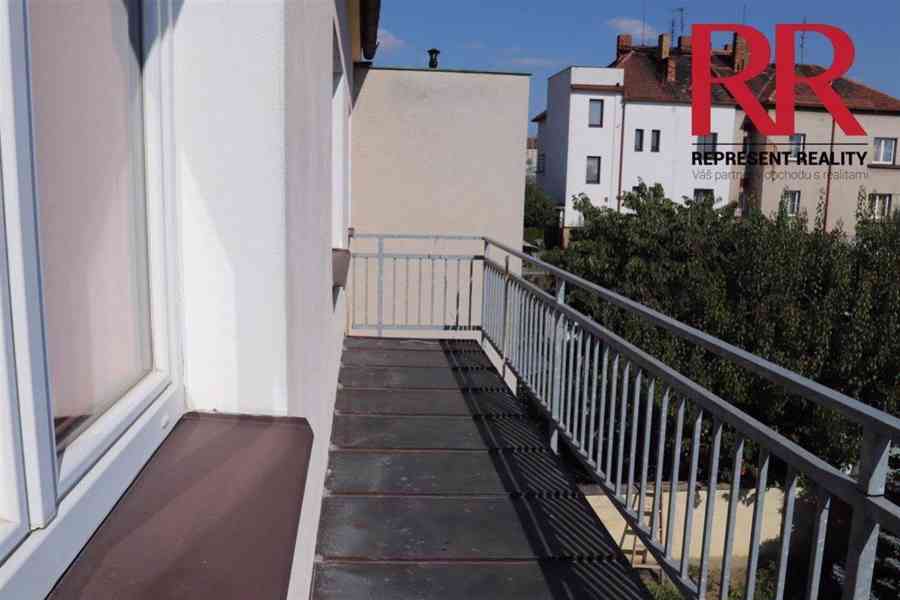 Pronájem pokoje 20 m2 s balkonem v Plzni - foto 4