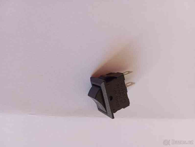 Spínač kolébkový hranatý  - foto 2