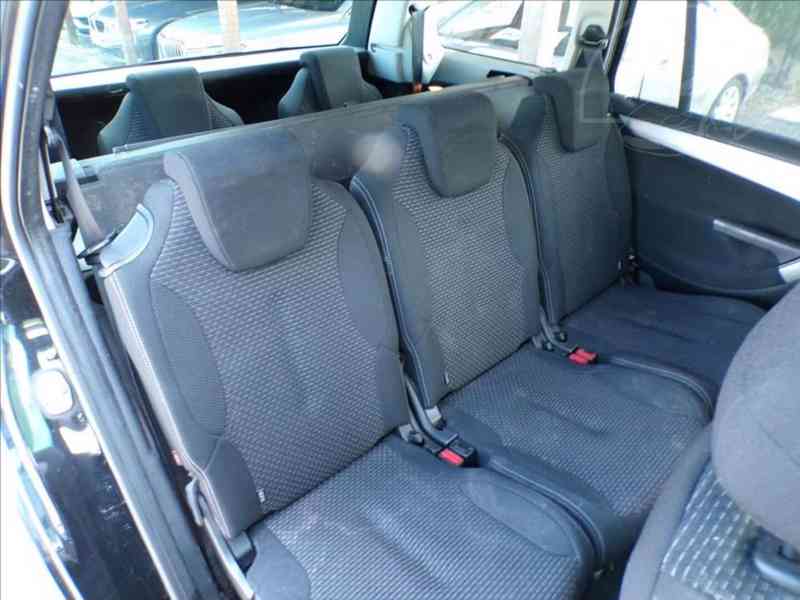 Citroën C4 Picasso 1,6 HDi 7.MÍST - foto 11