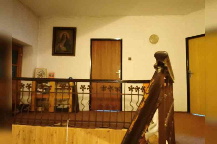 Prodej rodinného domu 240 m², Stará Paka - foto 12