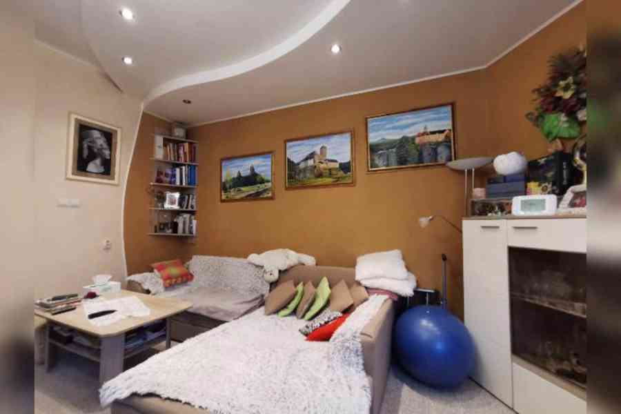 Prodej rodinného domu 240 m², Stará Paka - foto 7