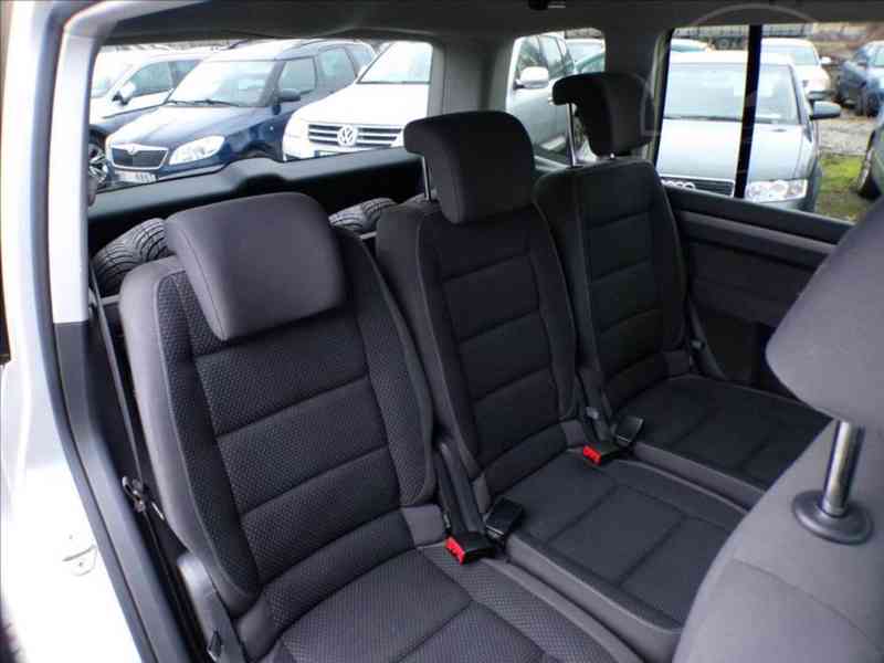 Volkswagen Touran 2,0 TDI COMFORT,WEBASTO - foto 10