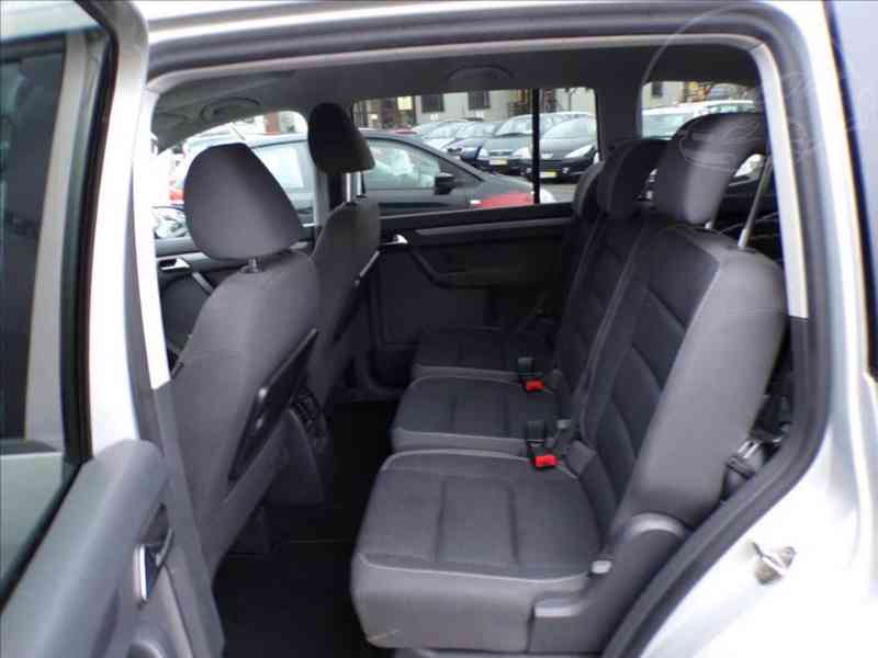 Volkswagen Touran 2,0 TDI COMFORT,WEBASTO - foto 8