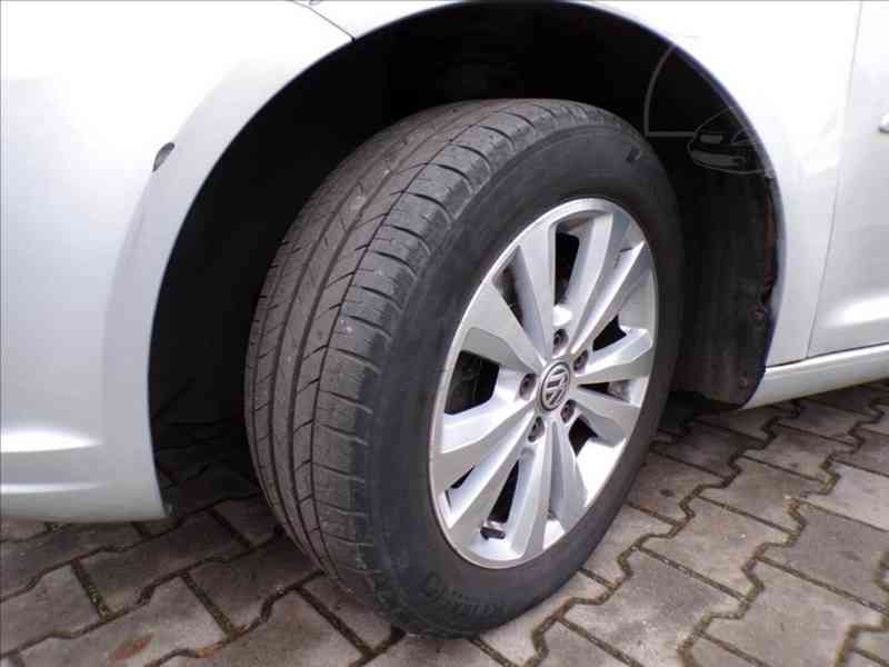 Volkswagen Touran 2,0 TDI COMFORT,WEBASTO - foto 15