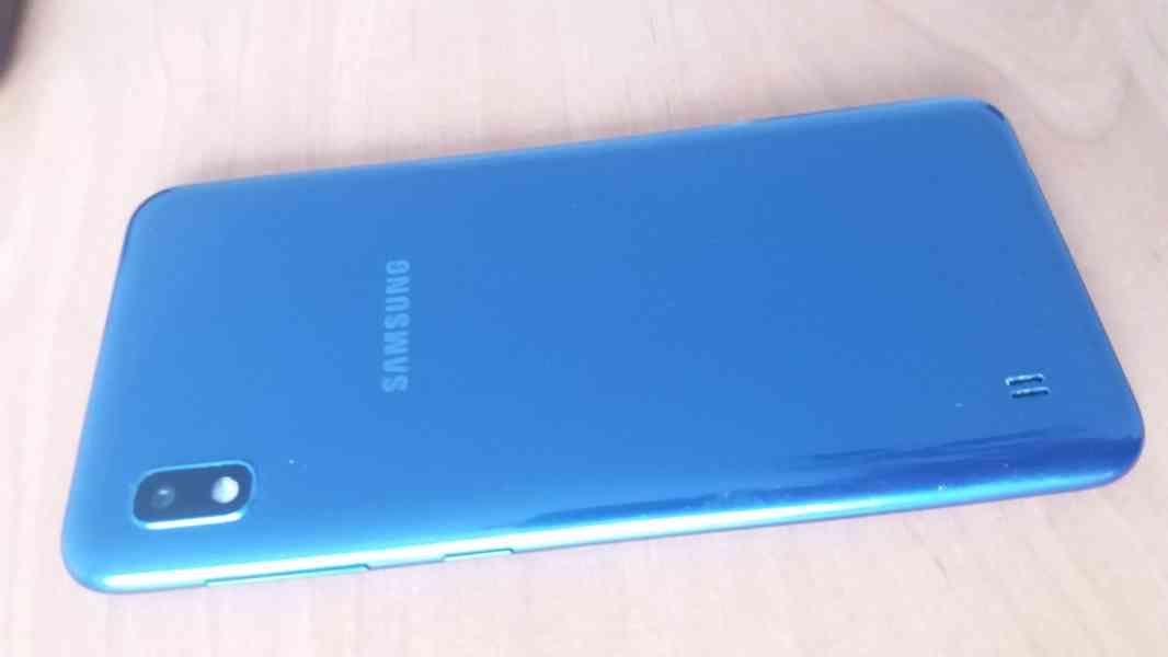 Samsung Galaxy A10 SM-A105FN/DS modrý    - foto 4