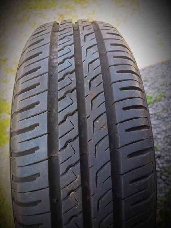 Letní pneu 185/65 R15 T Barum Bravuris 5HM  - foto 2