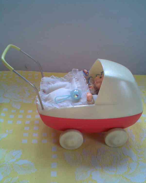 Retro kočárky s panenkami - foto 2