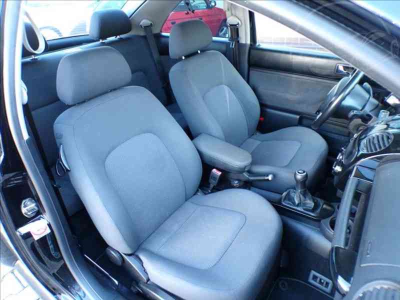 Volkswagen New Beetle 1,6 i KLIMATIZACE - foto 13