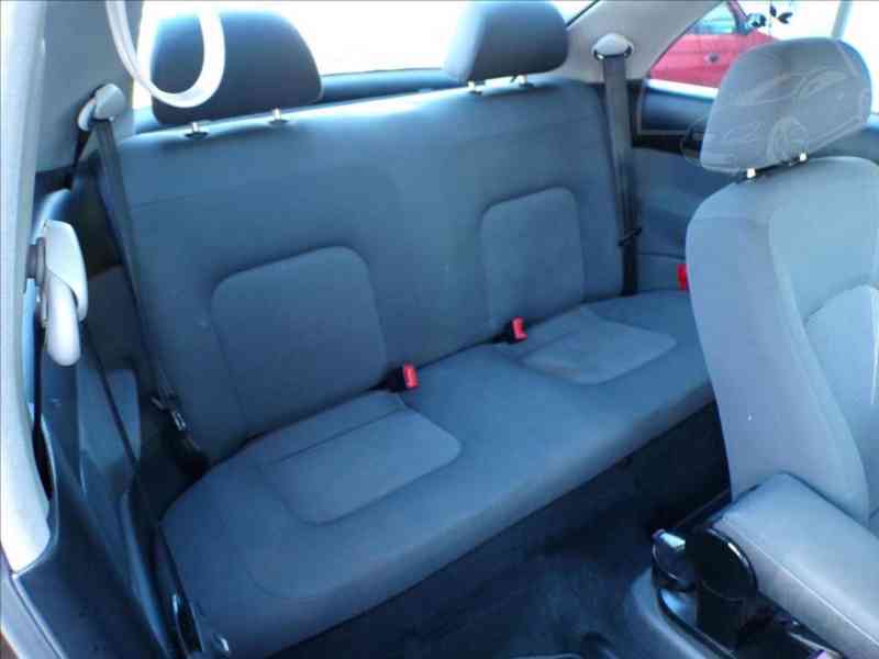 Volkswagen New Beetle 1,6 i KLIMATIZACE - foto 11