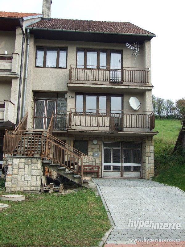 prodej dvougeneračního domu - foto 1
