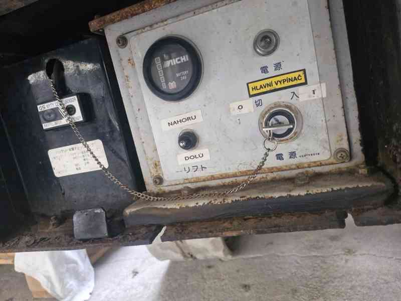 Elektrická nůžková pojízdná plošina ty RV 041 k.č.1723 - foto 2