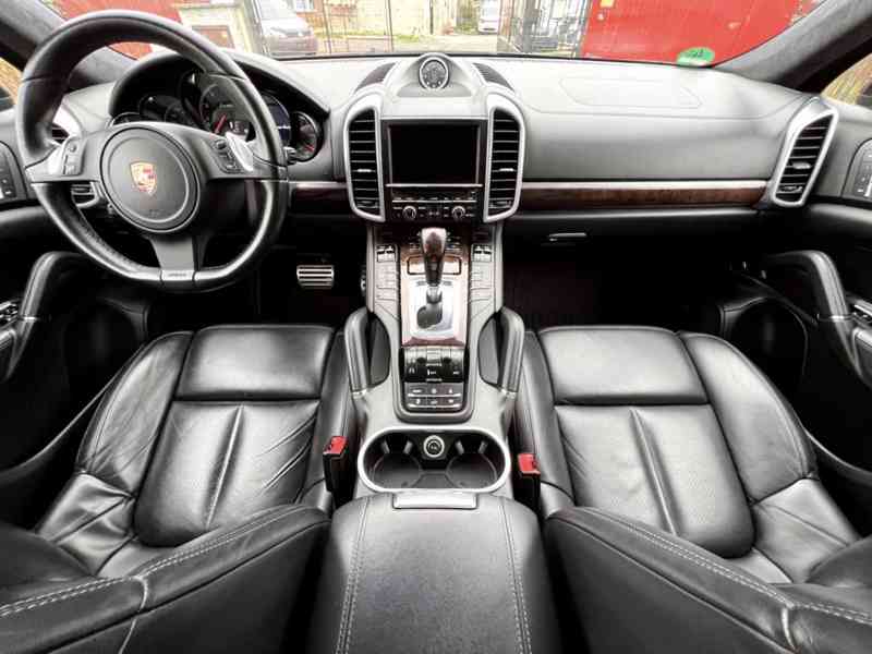 PORSCHE CAYENNE 4,8 TURBO 368kW BLACK EDITION, TOP - foto 9