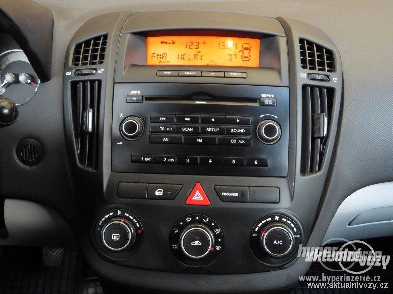 Kia Ceed 1.4 i 80kW 1.4, benzín, r.v. 2008, el. okna, centrál, klima - foto 2