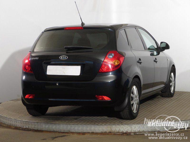 Kia Ceed 1.4 i 80kW 1.4, benzín, r.v. 2008, el. okna, centrál, klima - foto 4