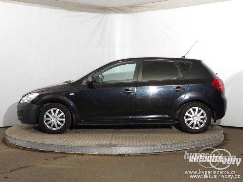 Kia Ceed 1.4 i 80kW 1.4, benzín, r.v. 2008, el. okna, centrál, klima - foto 5