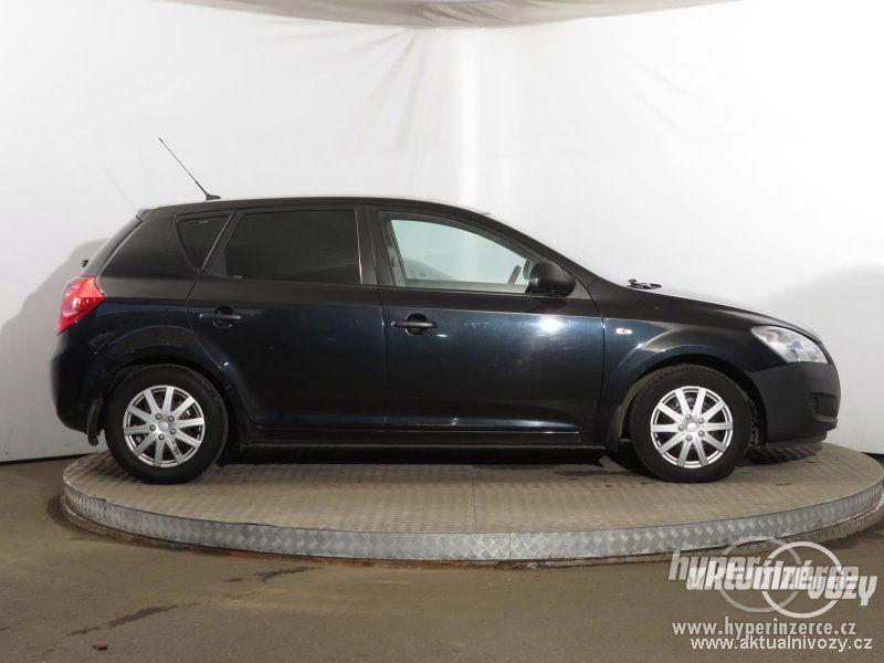 Kia Ceed 1.4 i 80kW 1.4, benzín, r.v. 2008, el. okna, centrál, klima - foto 14