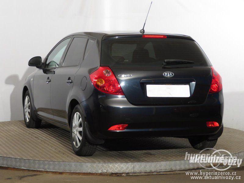 Kia Ceed 1.4 i 80kW 1.4, benzín, r.v. 2008, el. okna, centrál, klima - foto 15