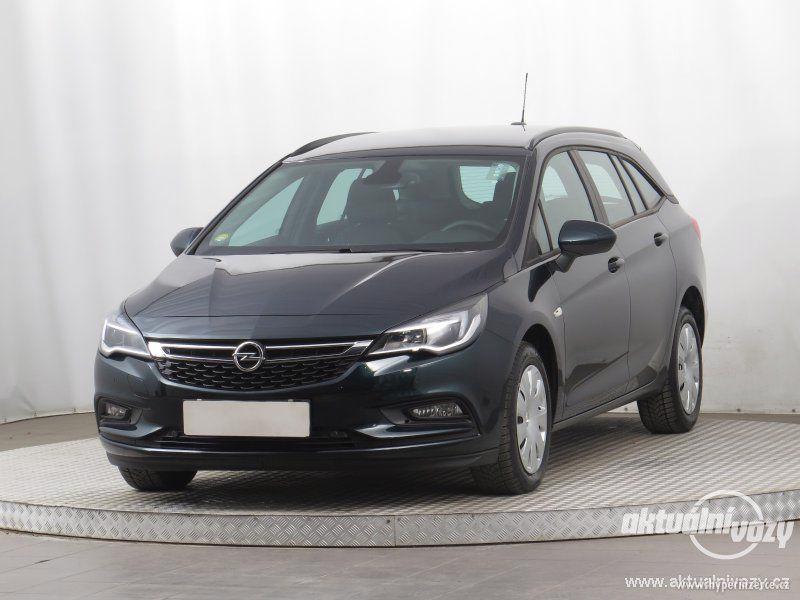 Opel Astra 1.6, nafta, rok 2017 - foto 1