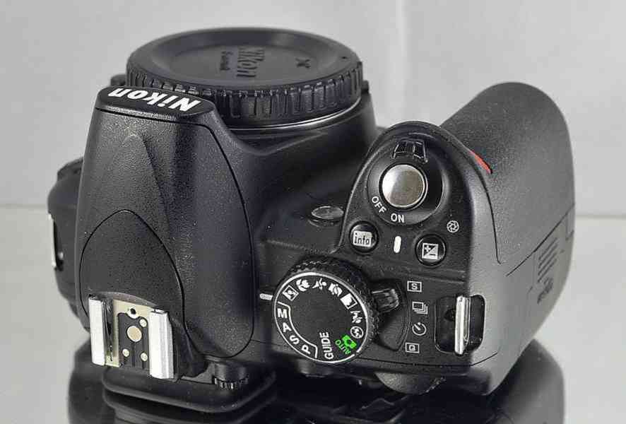 Nikon D3100 **14,2 MPix CCD*Full HDV jen 3800 Exp. - foto 5