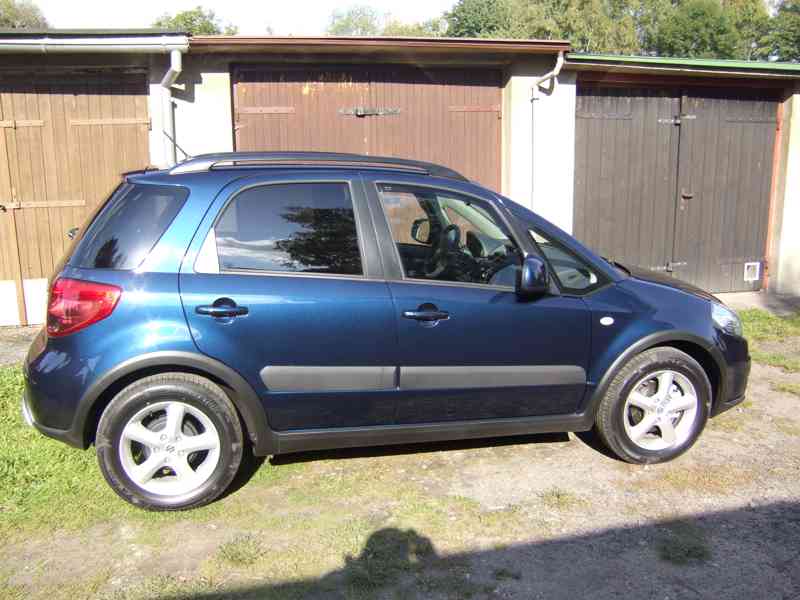 Suzuki SX4, 1.6 GLX, 79kW 2008, najeto 48.500 km, bez koroze - foto 9