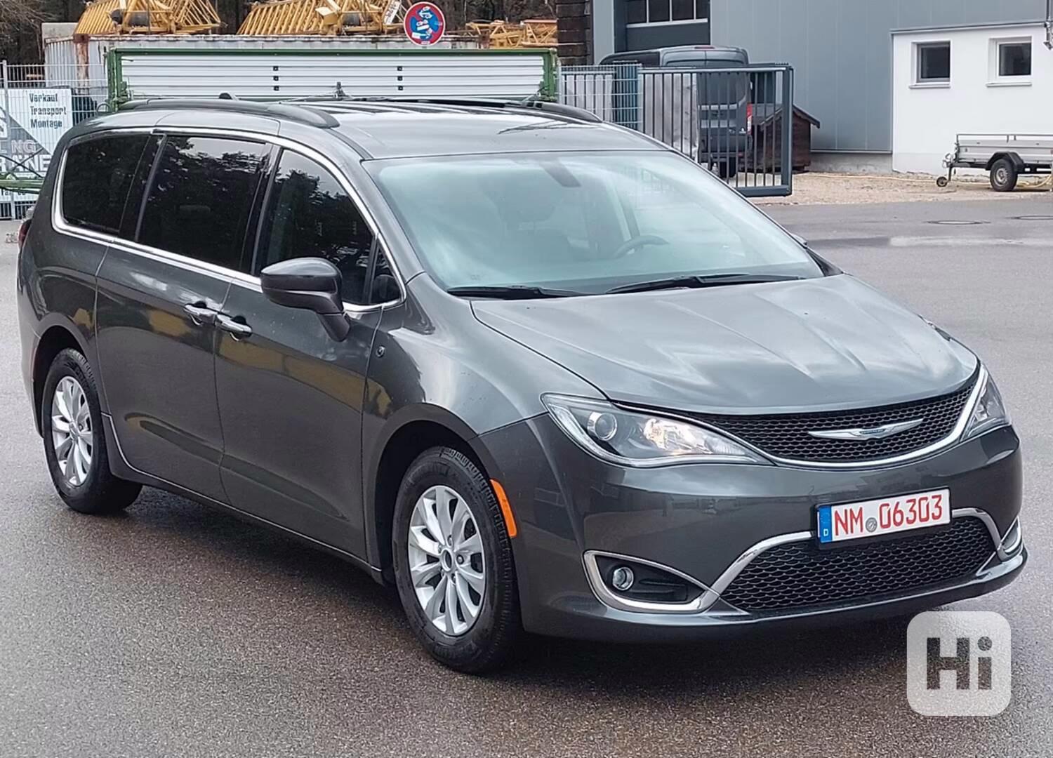 Chrysler Pacifica 3.6i V6 benzín 211kw - foto 1