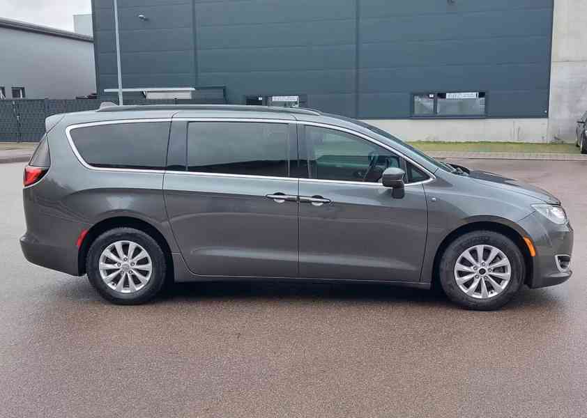Chrysler Pacifica 3.6i V6 benzín 211kw - foto 4