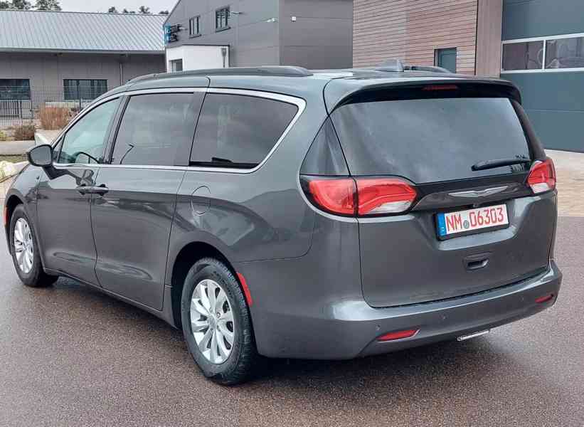 Chrysler Pacifica 3.6i V6 benzín 211kw - foto 16