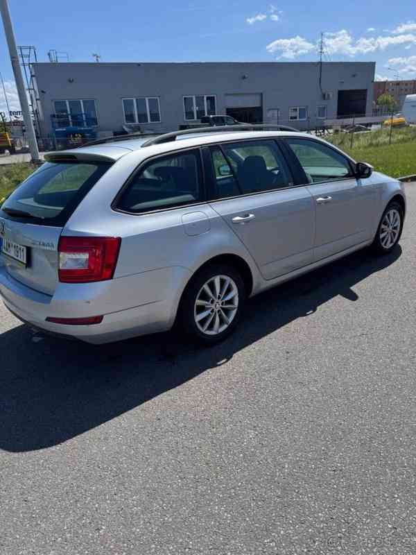 Škoda Octavia 1,6   TDI 66kw - foto 2