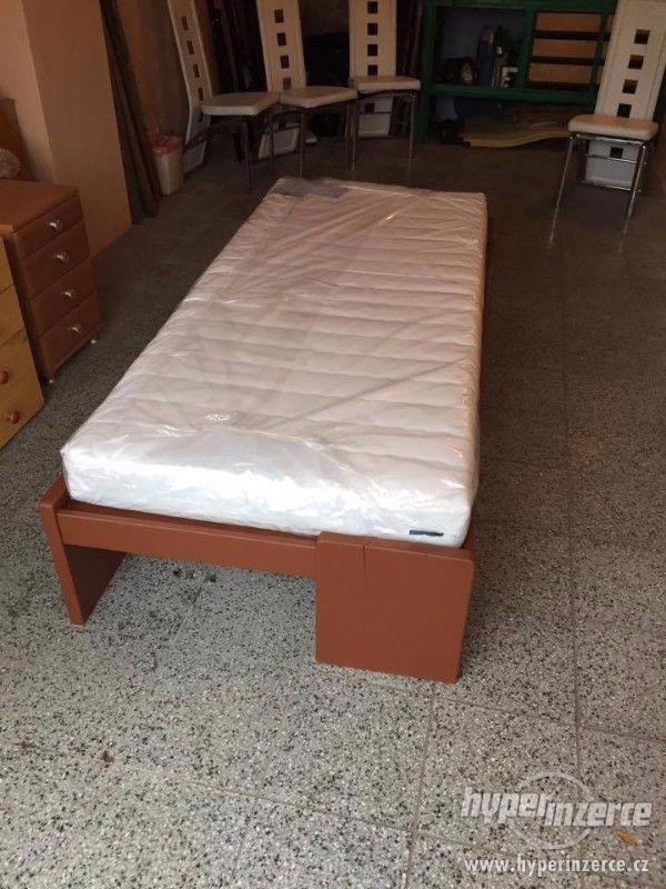 Prodám jednolůžko s NOVOU kvalitní českou matrací - foto 2