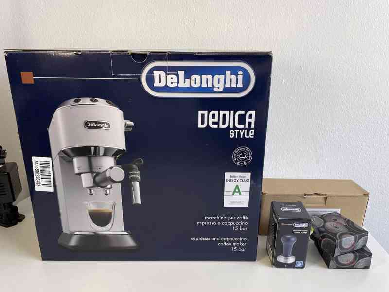 DELONGHI EC 685 W VYLEPŠENÝ (ocelový tamper a "nahá" páka) bazar