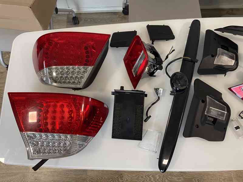 BMW E46 323Ci Cabrio 2.5 benzín, 125 kW / 170 koní - foto 13