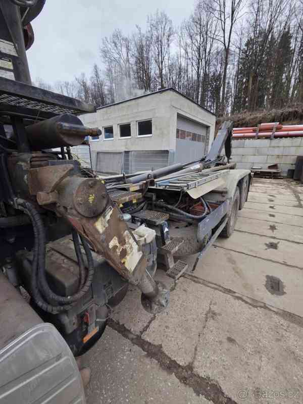 MAN Ostatní Hákový kontejner s rukou - foto 14